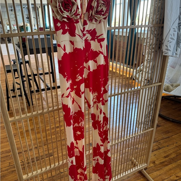 Beautiful rose romper - Picture 3 of 5